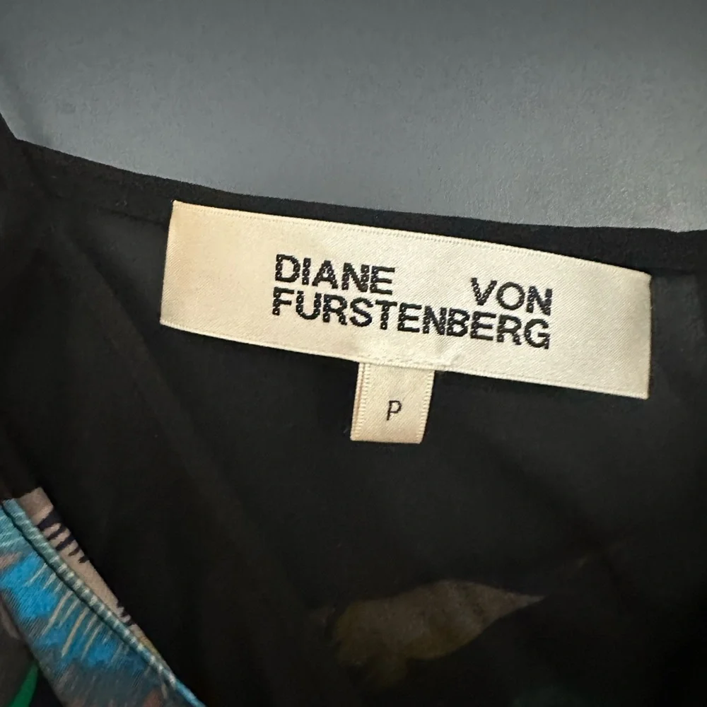 Diane Von Furstenberg Silk Knot Tank Size p - Picture 10 of 12